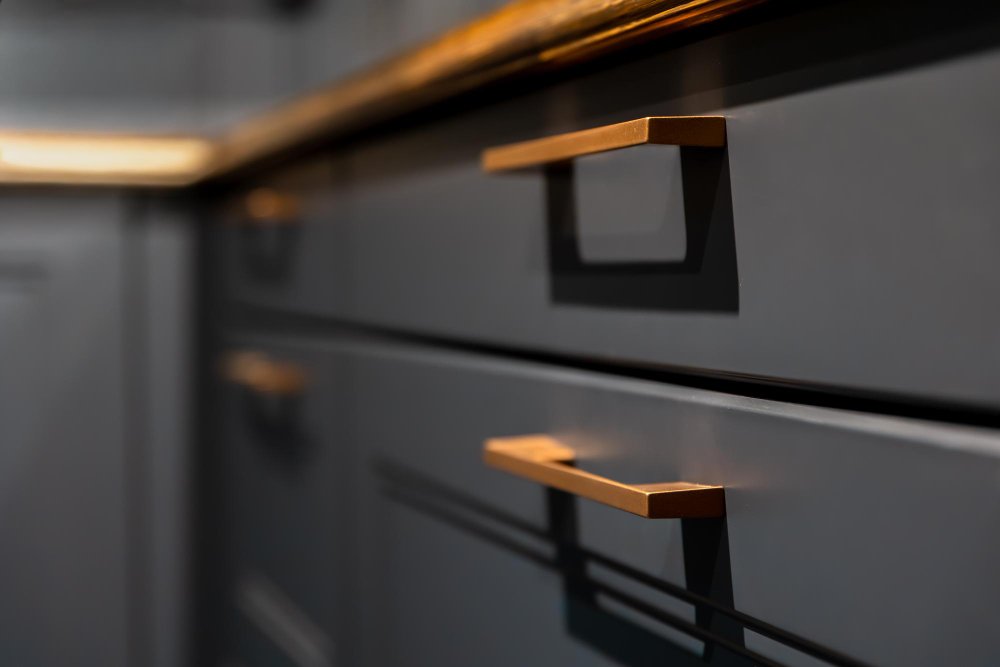 DreamLine Lioher Cabinets