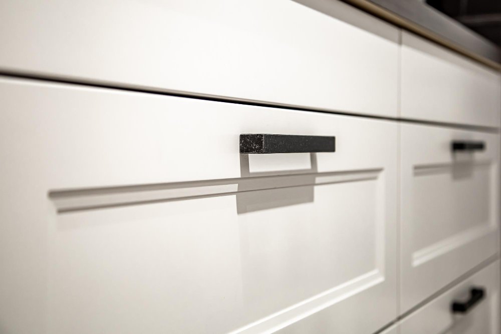 DreamLine Lioher Cabinets